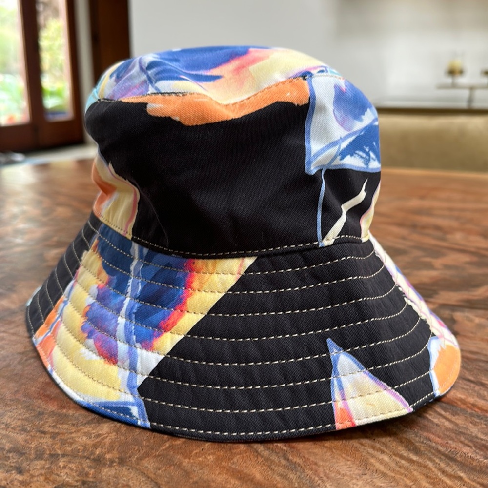 Bucket Hat